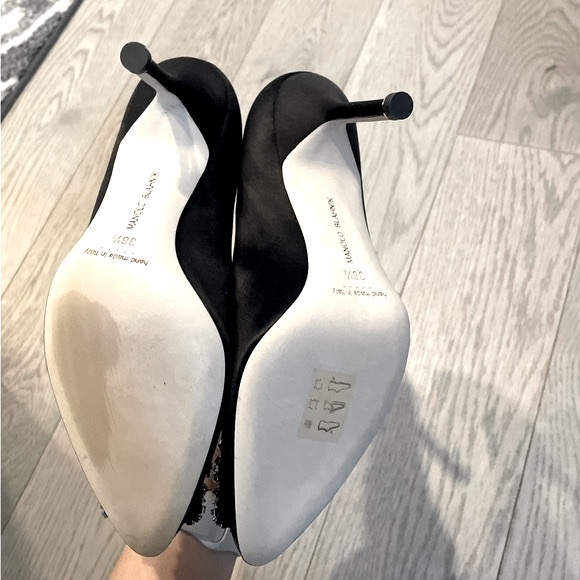 Manolo Blahnik Hangisi Crystal Buckle Pump - Picture 5 of 8